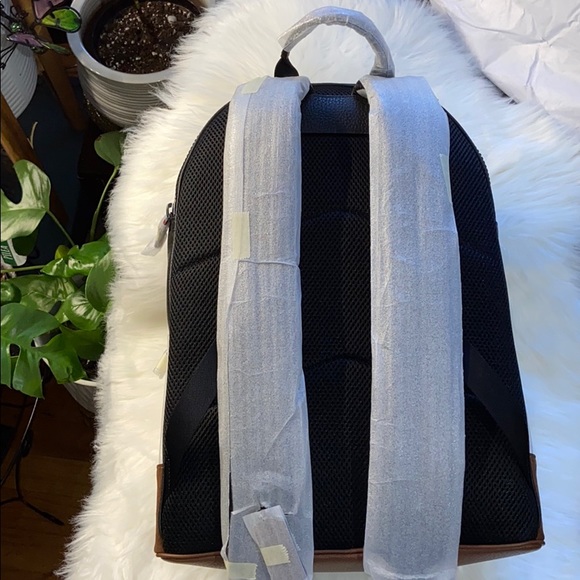 Coach │ Marvel West Backpack In Signature Canvas - Picture 9 of 16